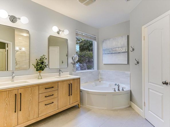 11317 Georgian Oaks DR, Austin TX 78739