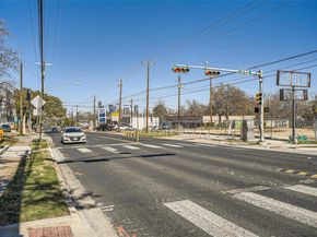 3018 S 1st ST 204, Austin TX 78704