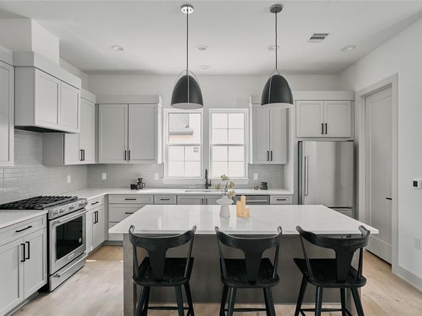 2209 Woodland Ave 803, Austin TX 78741