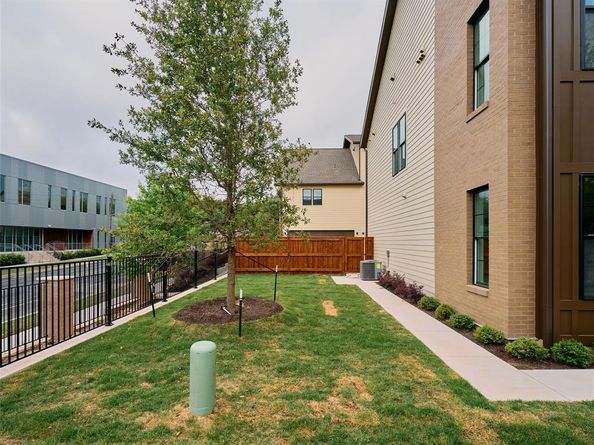 2209 Woodland Ave 803, Austin TX 78741