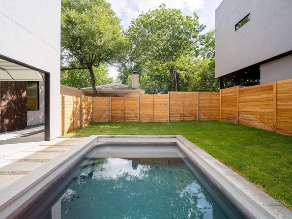 2411 Winsted LN 1, Austin TX 78703