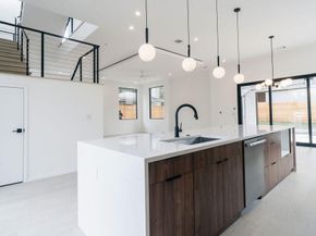 2411 Winsted LN 1, Austin TX 78703