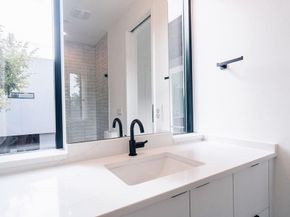 2411 Winsted LN 1, Austin TX 78703