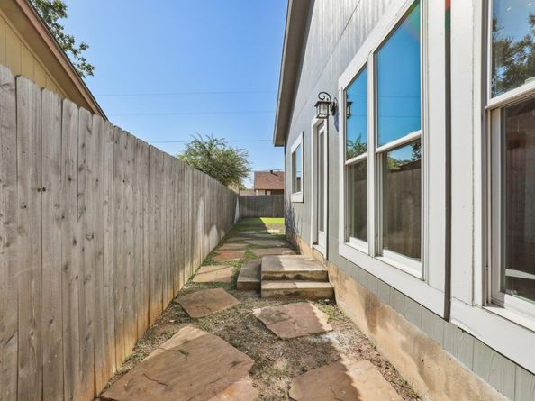 16369 Edgemere DR, Pflugerville TX 78660