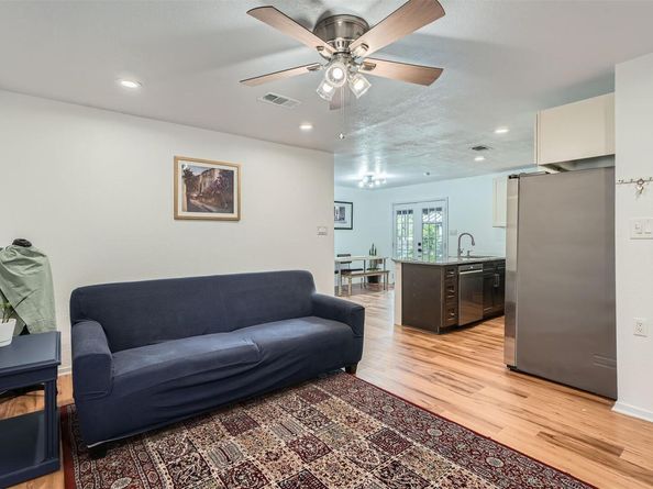 207 Rowland DR, Austin TX 78745