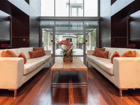 360 Nueces ST 1214, Austin TX 78701