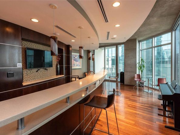 360 Nueces ST 1214, Austin TX 78701