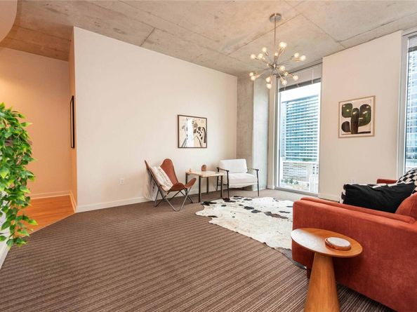 360 Nueces ST 1214, Austin TX 78701