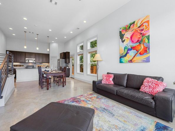 1402 E 11th ST, Austin TX 78702
