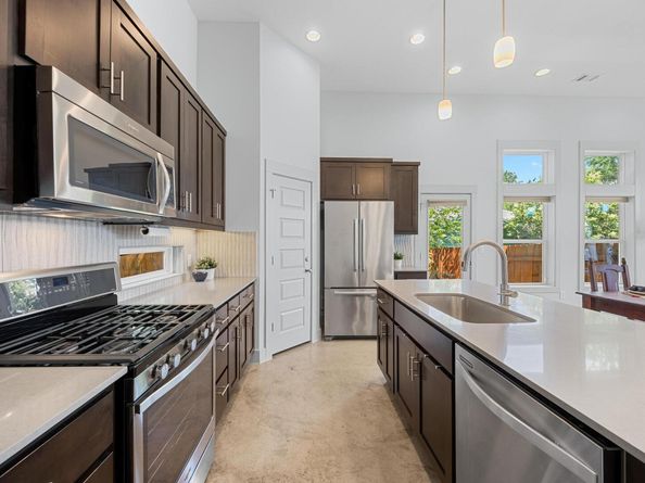 1402 E 11th ST, Austin TX 78702