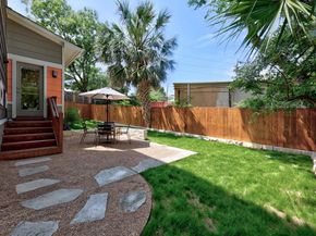 1402 E 11th ST, Austin TX 78702