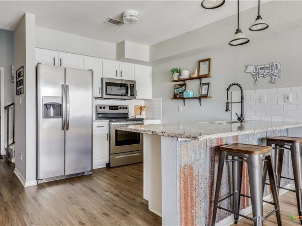 171 Comanche PT, Point Venture TX 78645