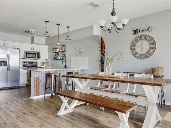 171 Comanche PT, Point Venture TX 78645