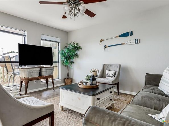 171 Comanche PT, Point Venture TX 78645