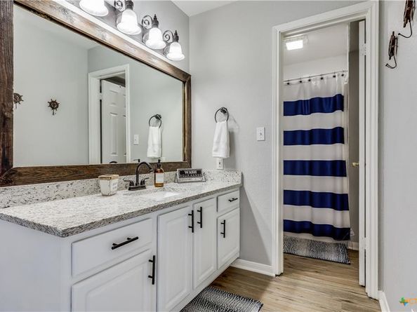 171 Comanche PT, Point Venture TX 78645