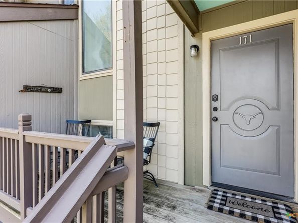 171 Comanche PT, Point Venture TX 78645