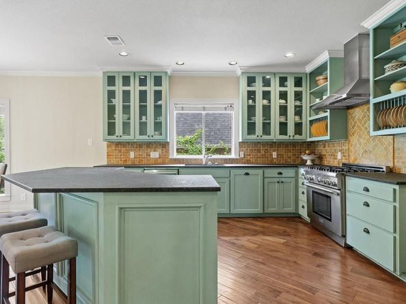 5302 N Scout Island CIR, Austin TX 78731