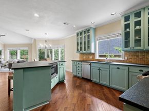 5302 N Scout Island CIR, Austin TX 78731