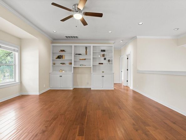 5302 N Scout Island CIR, Austin TX 78731