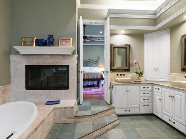 5302 N Scout Island CIR, Austin TX 78731