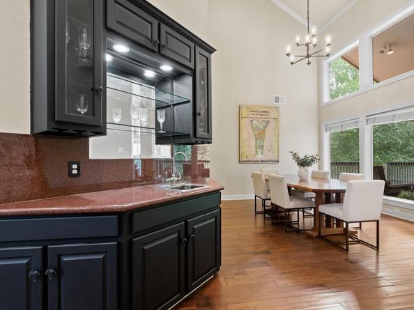 5302 N Scout Island CIR, Austin TX 78731