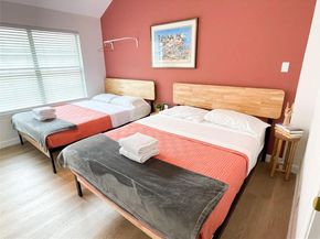 2004 Melissa Oaks LN, Austin TX 78744