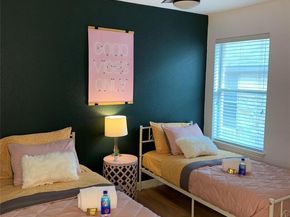 2004 Melissa Oaks LN, Austin TX 78744