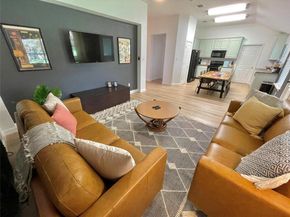2004 Melissa Oaks LN, Austin TX 78744