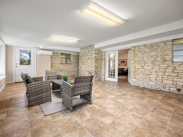 9504 Flintrock CIR, Austin TX 78737