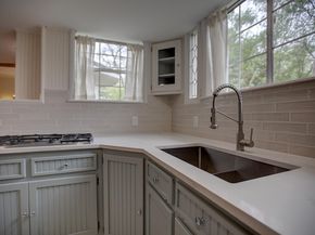 1806 S Main ST, Georgetown TX 78626