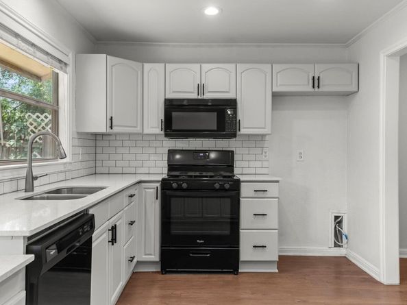 10408 Firethorn LN, Austin TX 78750