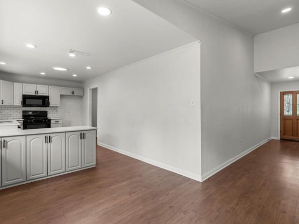 10408 Firethorn LN, Austin TX 78750