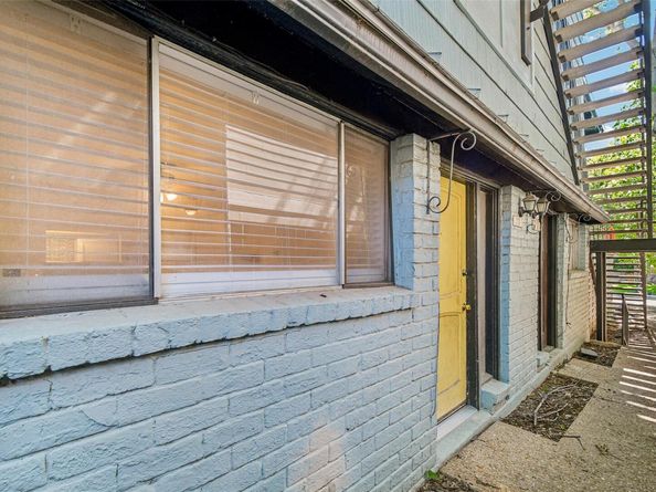 2413 Leon ST 104, Austin TX 78705