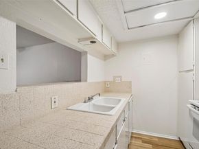 2413 Leon ST 104, Austin TX 78705