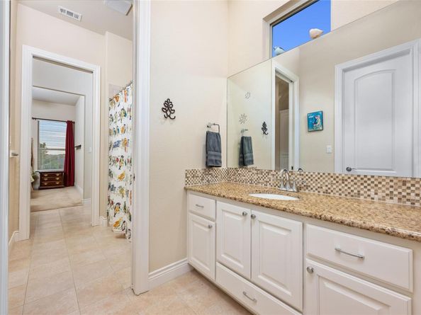 701 W Majestic Oak LN, Georgetown TX 78633