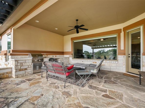 701 W Majestic Oak LN, Georgetown TX 78633