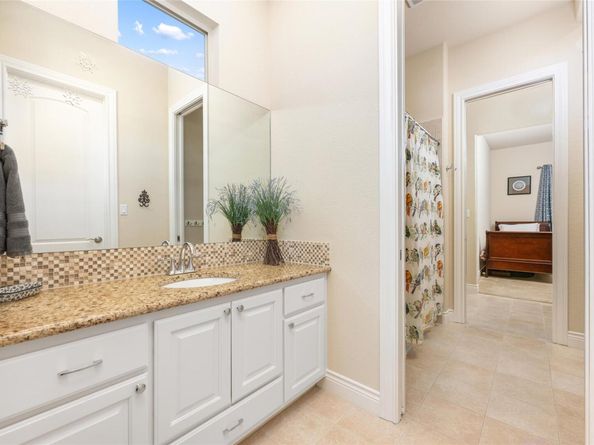 701 W Majestic Oak LN, Georgetown TX 78633