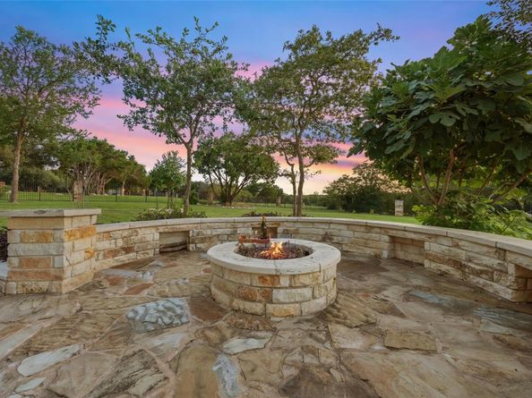 701 W Majestic Oak LN, Georgetown TX 78633
