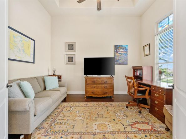 701 W Majestic Oak LN, Georgetown TX 78633