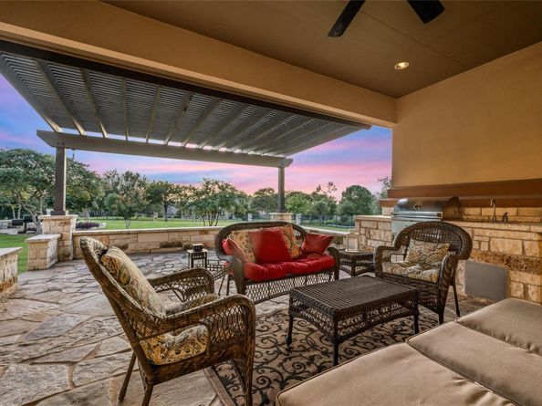 701 W Majestic Oak LN, Georgetown TX 78633