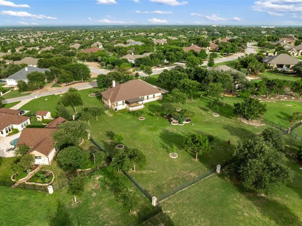 701 W Majestic Oak LN, Georgetown TX 78633
