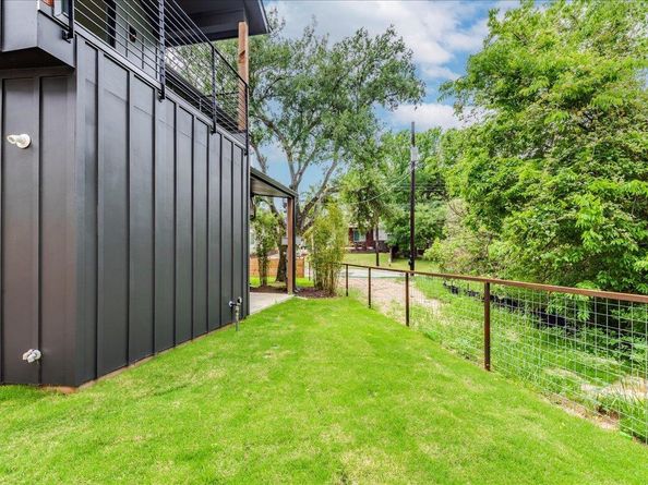 1713 E M Franklin Ave 2, Austin TX 78721