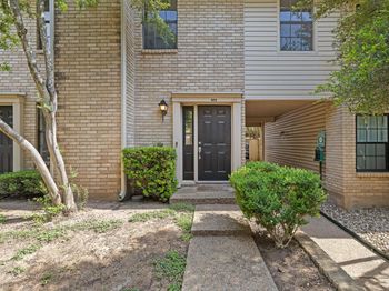 8400 Jamestown DR