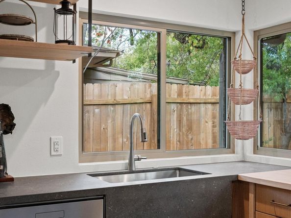 1400 Cripple Creek DR, Austin TX 78758