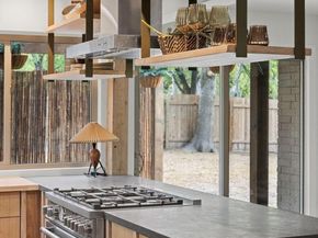 1400 Cripple Creek DR, Austin TX 78758