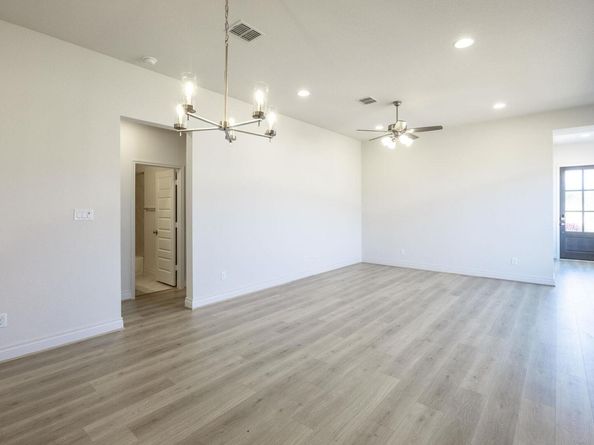 506 Menlo CIR, Liberty Hill TX 78642