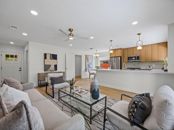 1433 Salem Meadow CIR, Austin TX 78745