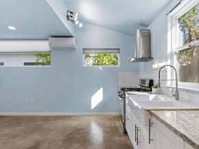 1309 Singleton Ave 2, Austin TX 78702