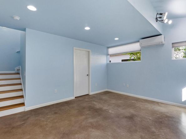 1309 Singleton Ave 2, Austin TX 78702