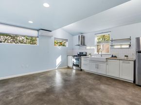 1309 Singleton Ave 2, Austin TX 78702